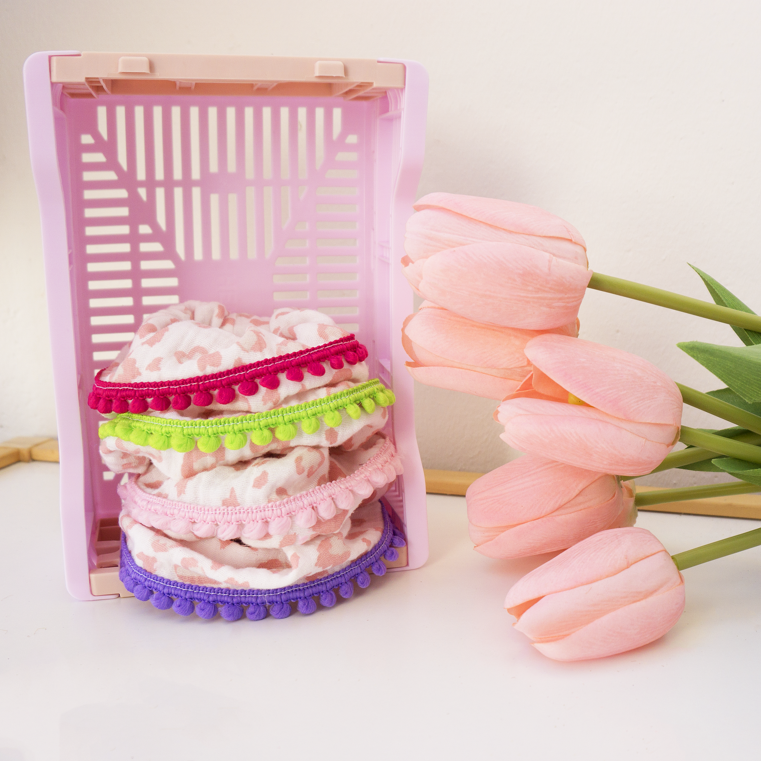 Chouchous gaze de coton - Rose léopard avec pompons